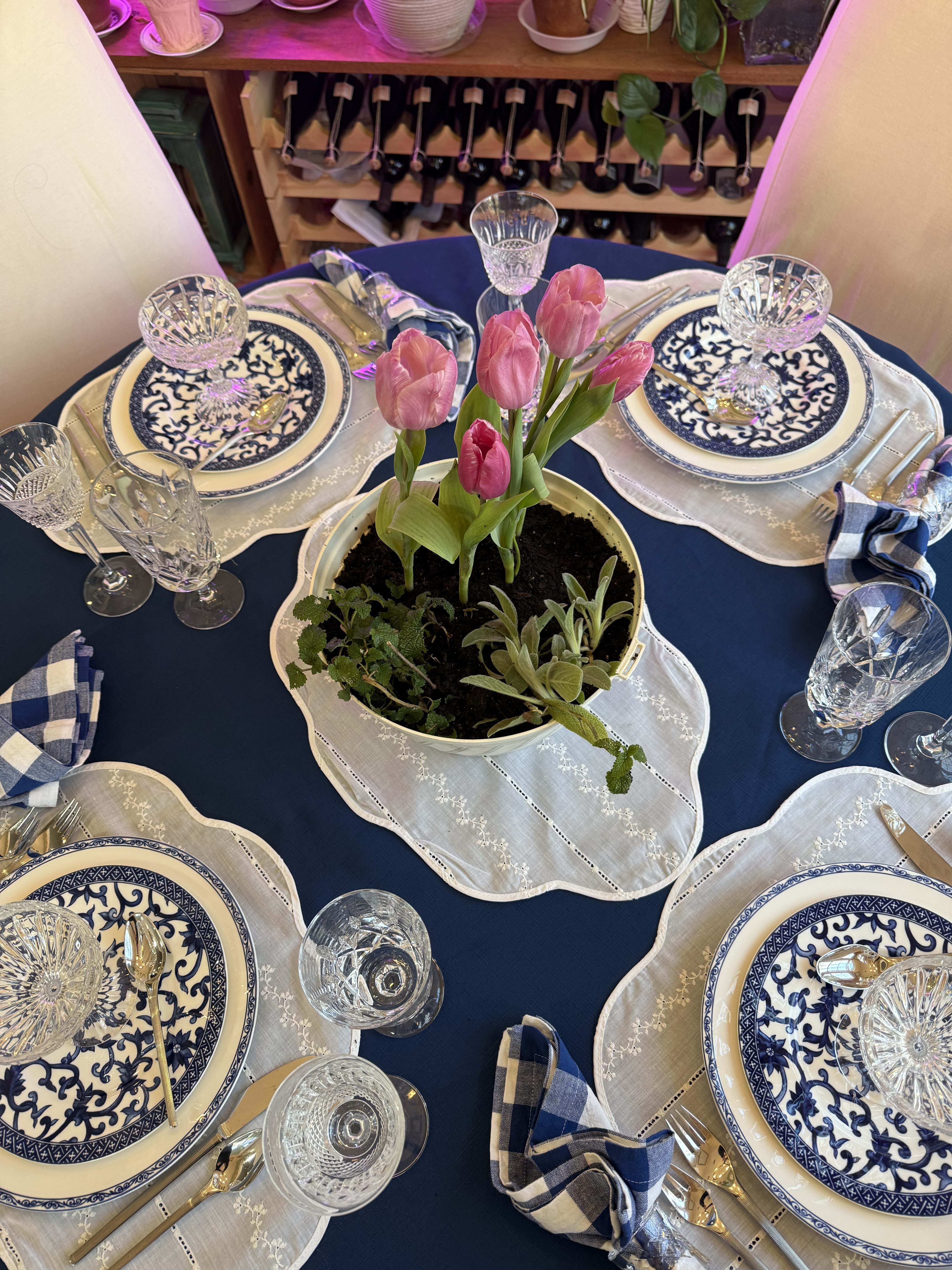 Elegant Blue and White Tablescape Ideas for Spring