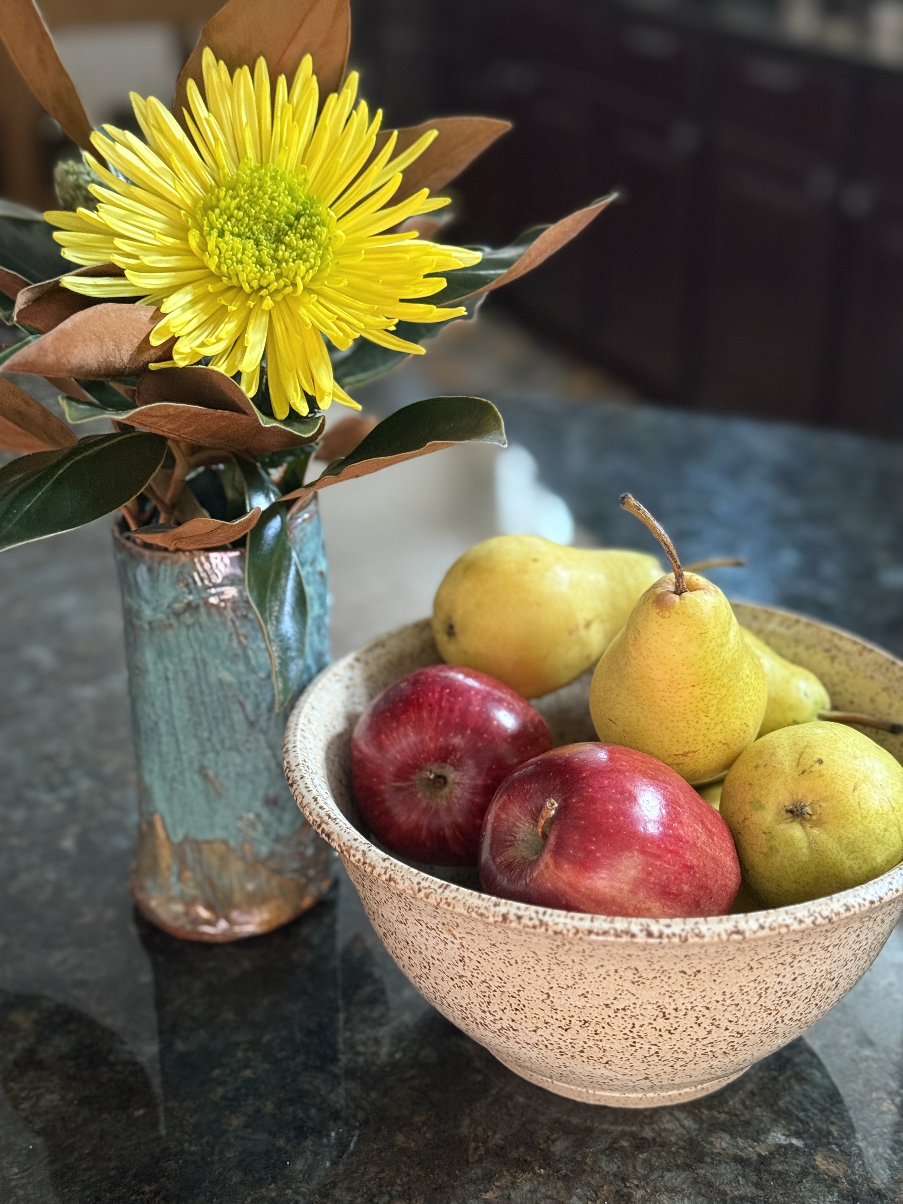 Embrace Autumn: Tea Breaks and Kitchen Moments