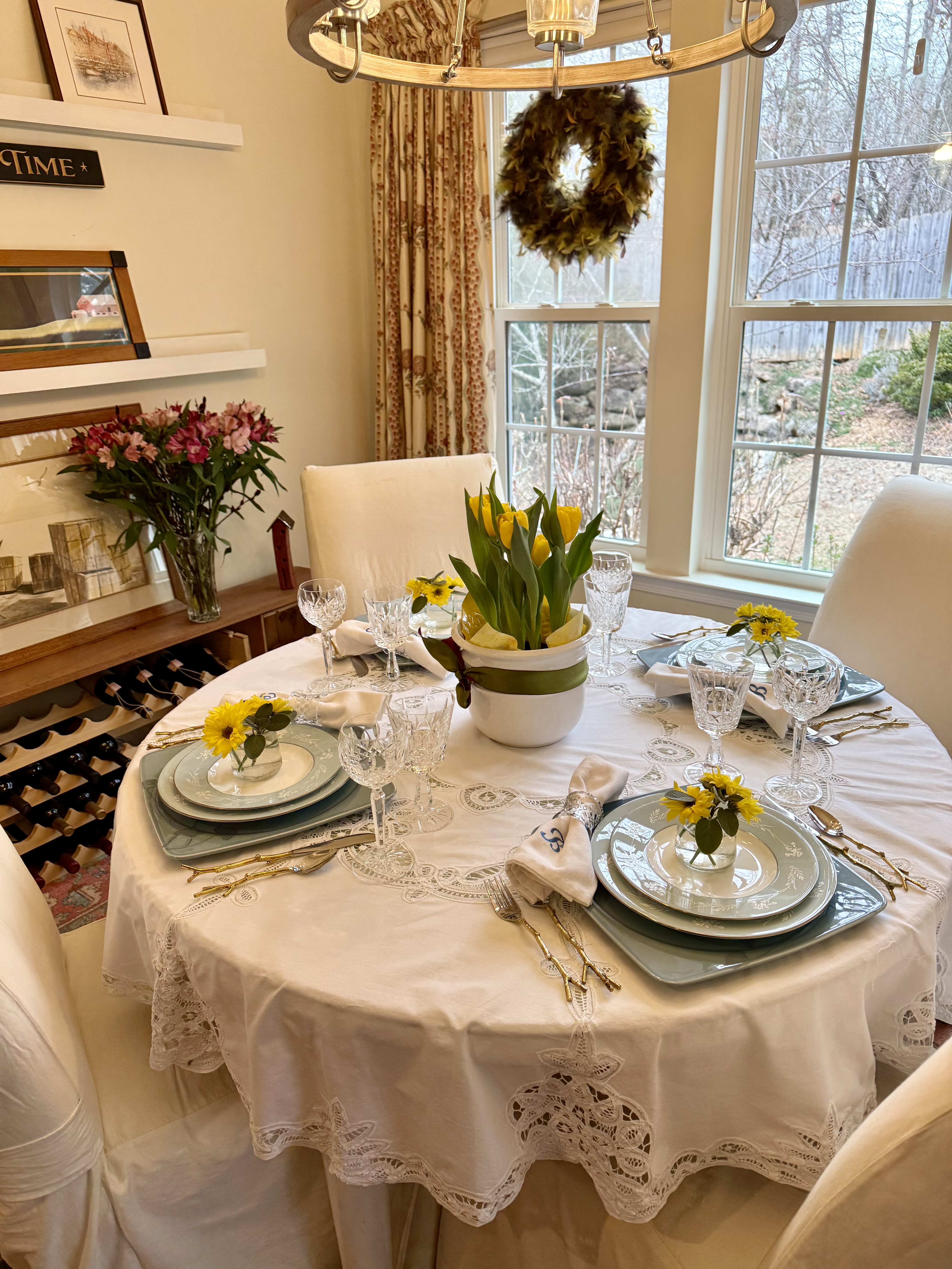 Simple Spring Tablescape Ideas